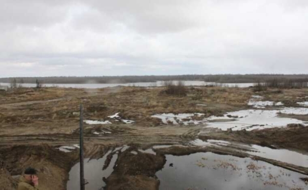 Токсичное наследие ТНК-ВР всплыло на берегах Оби у Нижневартовска: Депнедра ХМАО забыли о рекультивации на 6 лет