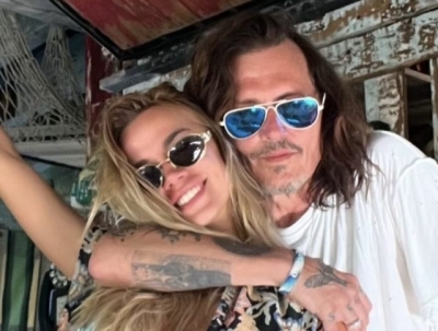 Юлия Власова, бывшая возлюбленная Джонни Деппа, сообщила о своей помолвке