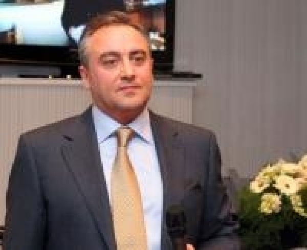 Дипломатический скандал: в даче взятки подозревается супруга посла Азербайджана в Латвии