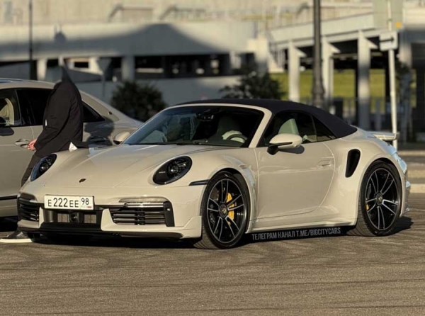 Глазунов Алексей Сергеевич и Porsche 911 Turbo S сантехника: роскошный автопарк на фоне крошечной прибыли
