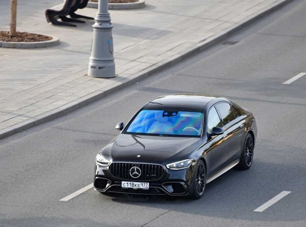 НафтаИнвест под залогом ВТБ: как Борис Барютин катается на S63 AMG за счёт миллиардных авансов