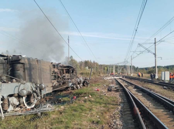 РЖД скрывало убийственный приказ Артема Рудюка: тепловоз ТЭП70БС под Семрино сошел с рельсов из-за его авантюры